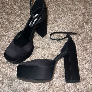 Steve Madden Agata Black Satin heels